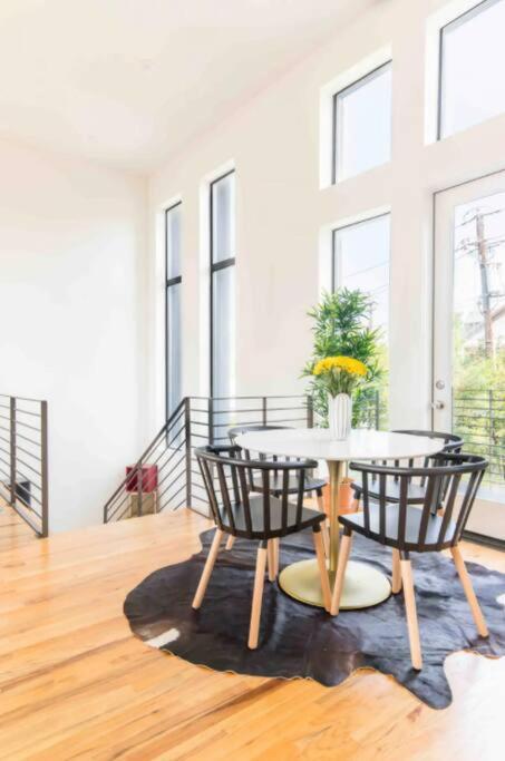 Glamorous Perfectly Located Luxury 2 Bed Townhome Ντάλλας Εξωτερικό φωτογραφία