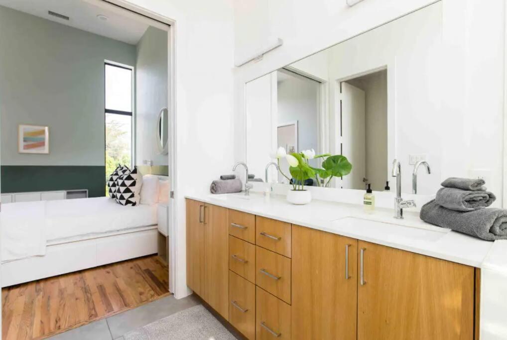 Glamorous Perfectly Located Luxury 2 Bed Townhome Ντάλλας Εξωτερικό φωτογραφία