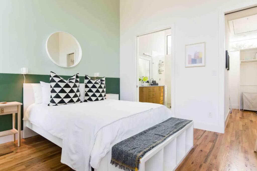 Glamorous Perfectly Located Luxury 2 Bed Townhome Ντάλλας Εξωτερικό φωτογραφία